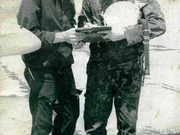 Справа командир полка п-к Душин Г.И.