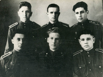 Экипаж ст.л-та Чигрина Д.П. и выпускники-53.