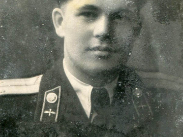 Инструктор л-т Анатолий Королев.