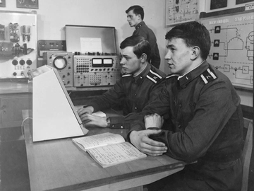 Русских и Глазков.