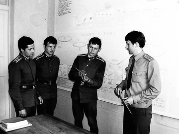 Инструктор ст л-т Женя Филипчук, к-ты Говоров,,Григорьев,,Журавлевич.
