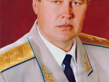 генерал-лейтенант Осипенко Петр Михайлович.