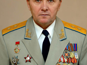 Павлович Станислав Николаевич – генерал-лейтенант, командир воздушного командования, г. Львов.