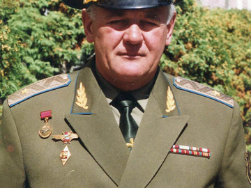 летчик-снайпер генерал-майор Левицкий Михаил Иванович.