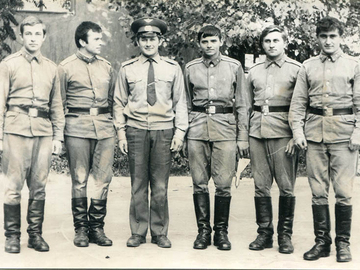 экипаж АП Пелиха 1975 г. Гладченко , Елсуков , Пелих , Козий , Соломатин , Варданян.
