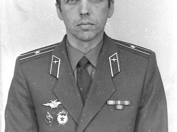 м-р В.Дыкуха, руководитель посадки самолетов, Чернигов.