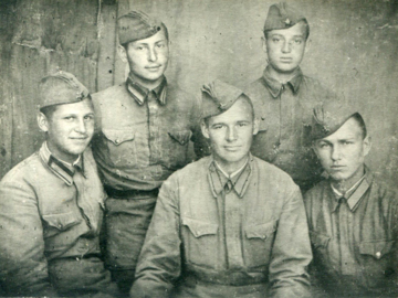 1942 г. курсанты ЧВАШП Явонский, Лифшиц, Лануман, Зимовский.