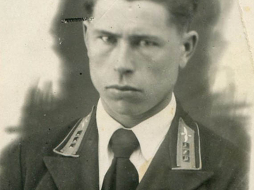 Маслов, другу Г.И.Кленову. Взгляни и вспомни совместное житие-бытие в доблестной 4 АЭ и вместе пройденный путь: Чернигов, Кагальницкая, Кизил-Арват и жуткие пески Кара-Багаза, 1941-1943 г.