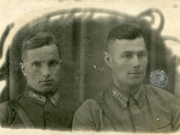 На память другу Цветкову И.Д. от Новосельцева и Козлова, г.Кизил-Арват, 11.5.43 г.