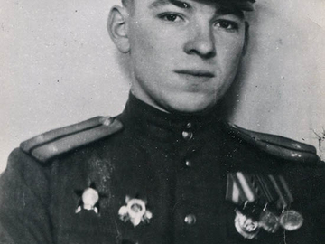Мамаев Алексей Федорович, поступил в ЧВАШП 10.04.1941 г., окончил ЧВАШП в ноябре 1943 г. в Кизил-Арвате, 5 АЭ, командовал м-р Целищев, инструктора Швец, Кирнадя, Некрасов.
