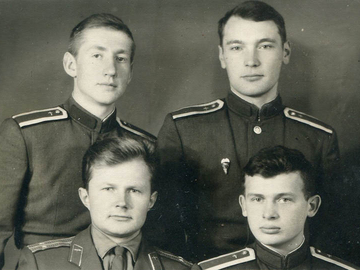 1 летная группа л-та Ананко Валерия Алексеевича, 1969 г., вып.71 г., аэр. Городня. Кулев, Бучников, Тарасюк.