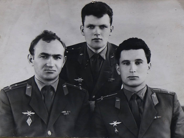Летчики-инструкторы ст.л-ты Зайцев Е.И., Германович Н.А., Шевцов В.В.