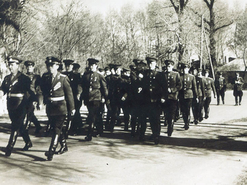 Строй курсантов, впереди слева ком-р АЭ Шевченко В.П.