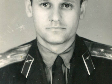 Безруков Юрий Петрович.