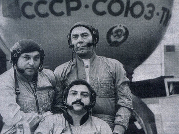 Летчики-космонавты Титов В.Г., Левченко А.С., Манаров М.Х., 1987 г.
