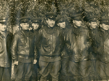 Малейки, 1959 г. Летчики эскадрильи п/п-ка Чеснокова. Гоголев В., Мясоедов Н.П., Костин А.Н., Чесноков И.И., Картавый Н.Е., Корсун А.И.Астахов В.Е., Осипенко А.М. Бравые пилоты!
