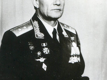 Генерал-лейтенант Железняк Иван Иванович, начальник Качинского ВВАУЛ в конце 70-х -начале 80-х годов.