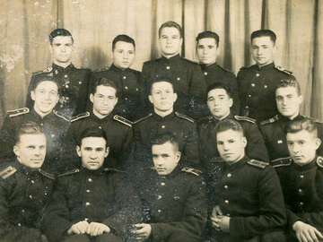 16 октября 1954 г. после окончания экзаменов в УЛО, лучшее классное отделение.